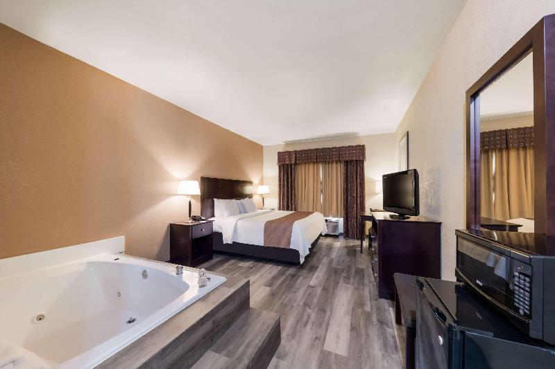 Quality Inn & Suites Terrell image