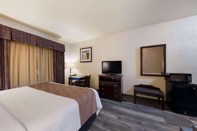 Quality Inn & Suites Terrell image