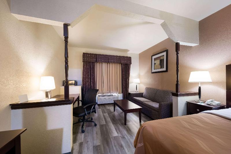 Quality Inn & Suites Terrell image