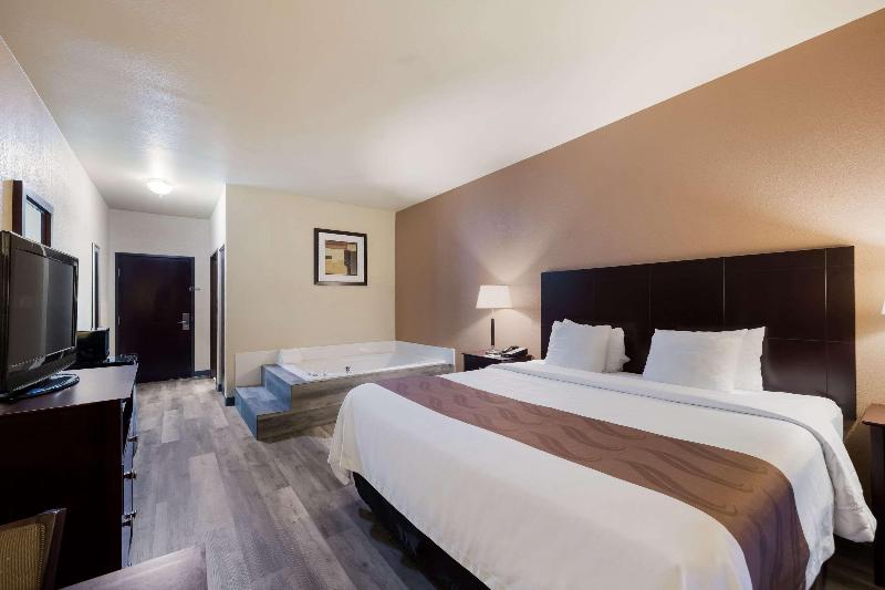 Quality Inn & Suites Terrell image