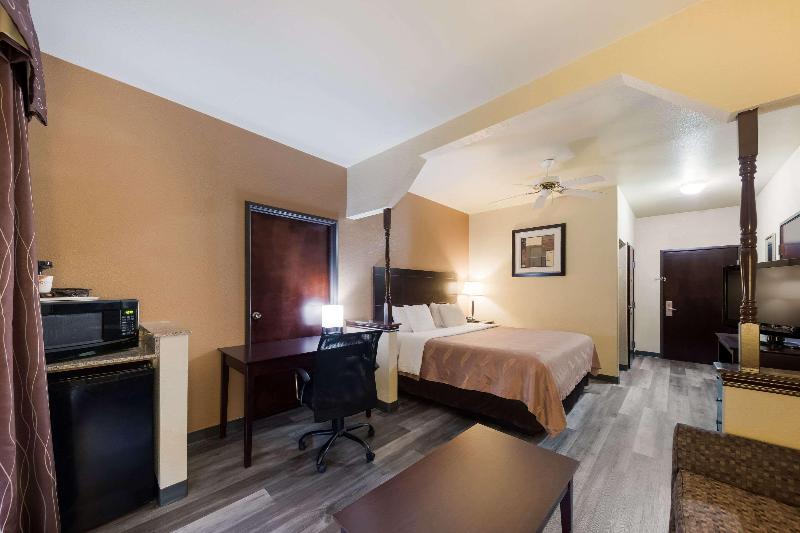 Quality Inn & Suites Terrell image