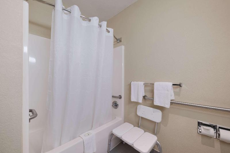 Quality Inn & Suites Terrell image