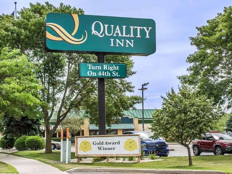 Quality Inn Manitowoc image