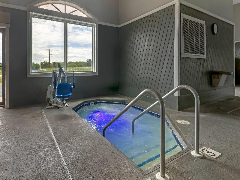 Quality Inn Mauston I-90 image