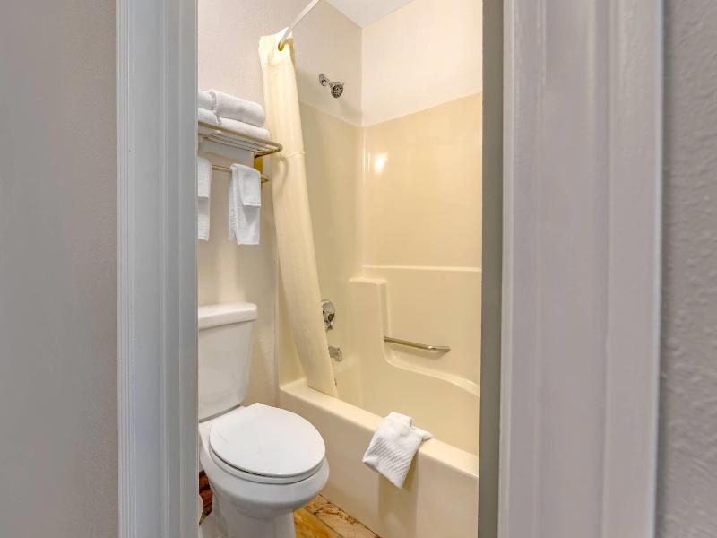 Quality Inn Mauston I-90 image