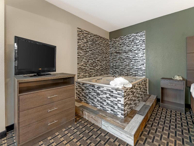 Quality Inn Mauston I-90 image