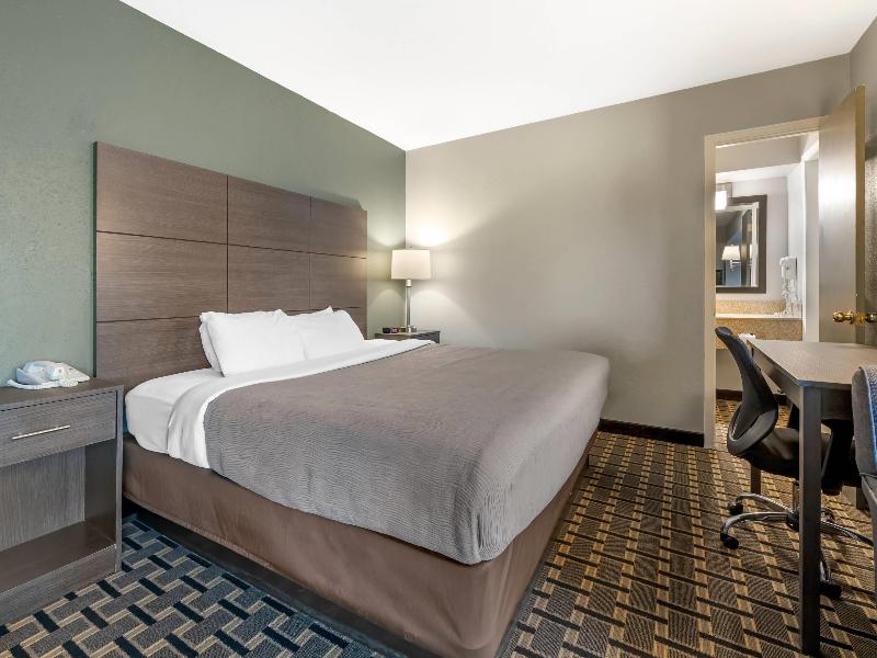 Quality Inn Mauston I-90 image