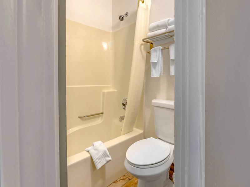 Quality Inn Mauston I-90 image