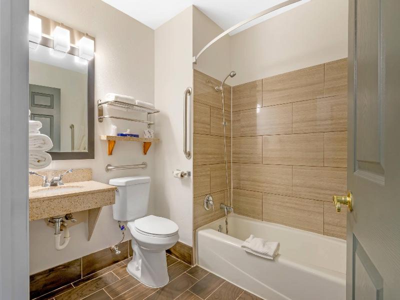 Quality Inn Mauston I-90 image