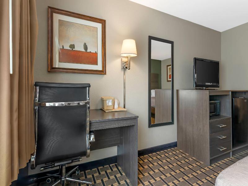 Quality Inn Mauston I-90 image