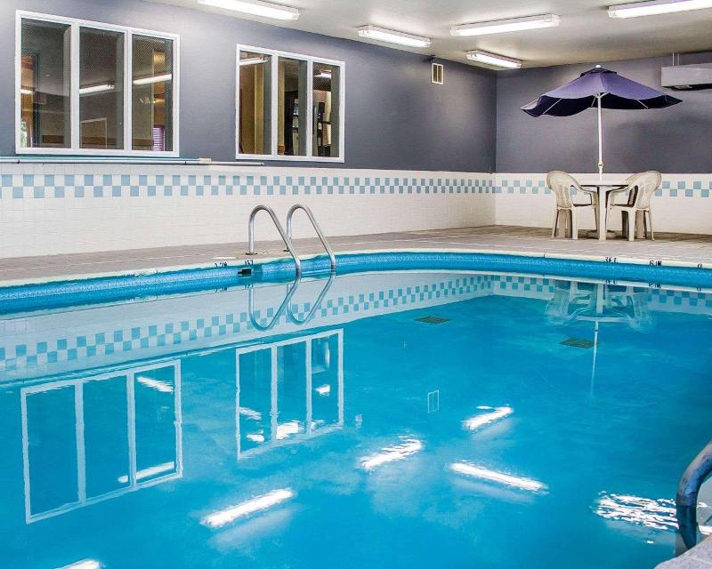 Quality Inn & Suites Sturgeon Bay Area image