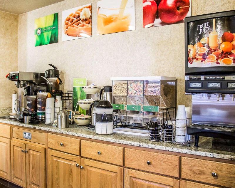 Quality Inn & Suites Sturgeon Bay Area image
