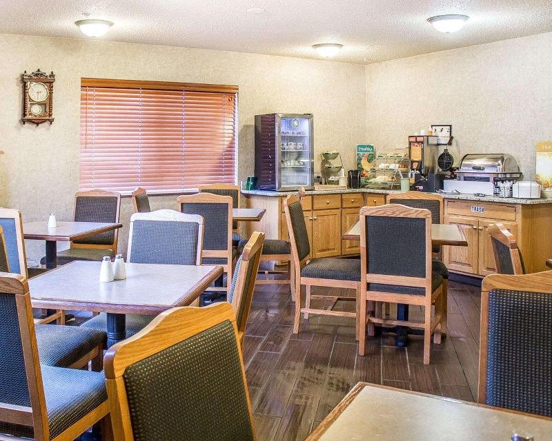 Quality Inn & Suites Sturgeon Bay Area image