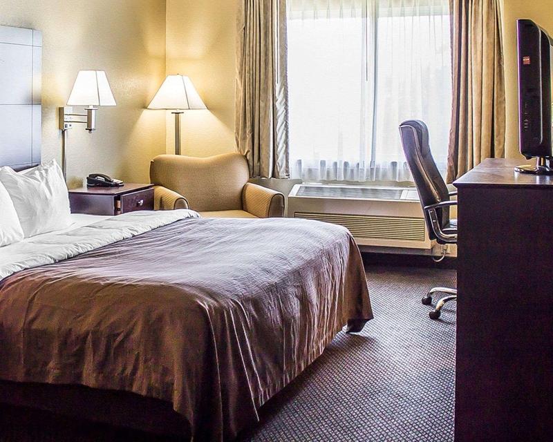 Quality Inn & Suites Sturgeon Bay Area image