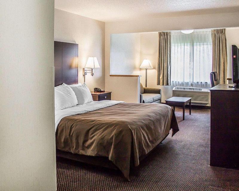 Quality Inn & Suites Sturgeon Bay Area image
