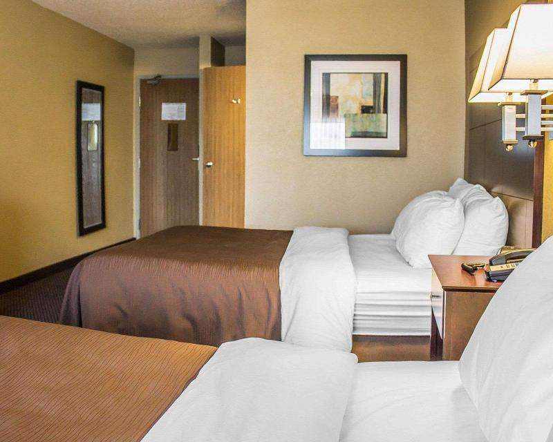 Quality Inn & Suites Sturgeon Bay Area image