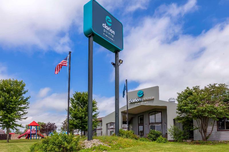 Clarion Pointe Tomah image