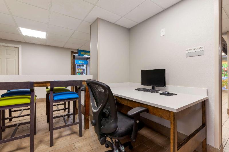 Clarion Pointe Tomah image