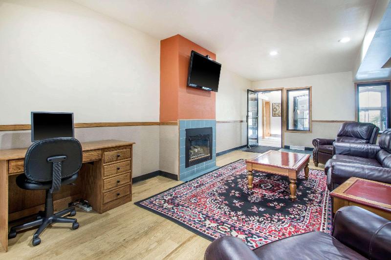 Clarion Pointe Tomah image