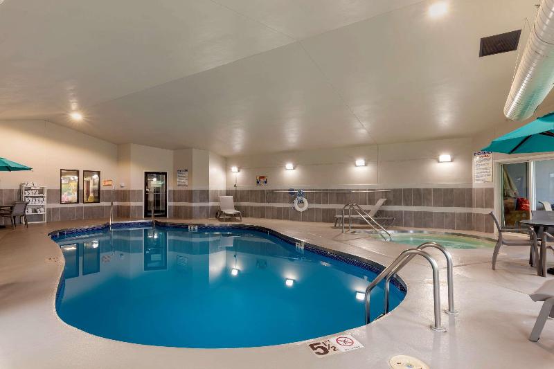 Clarion Pointe Tomah image