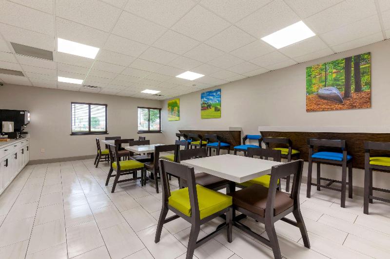 Clarion Pointe Tomah image