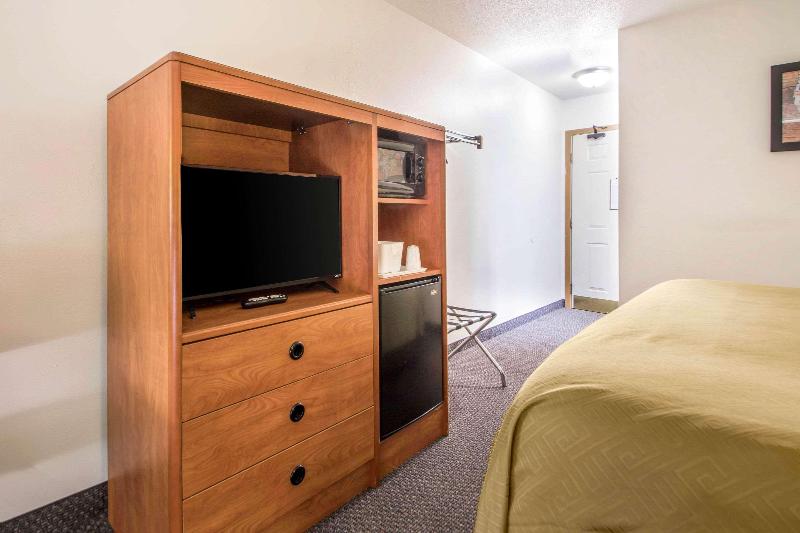 Clarion Pointe Tomah image