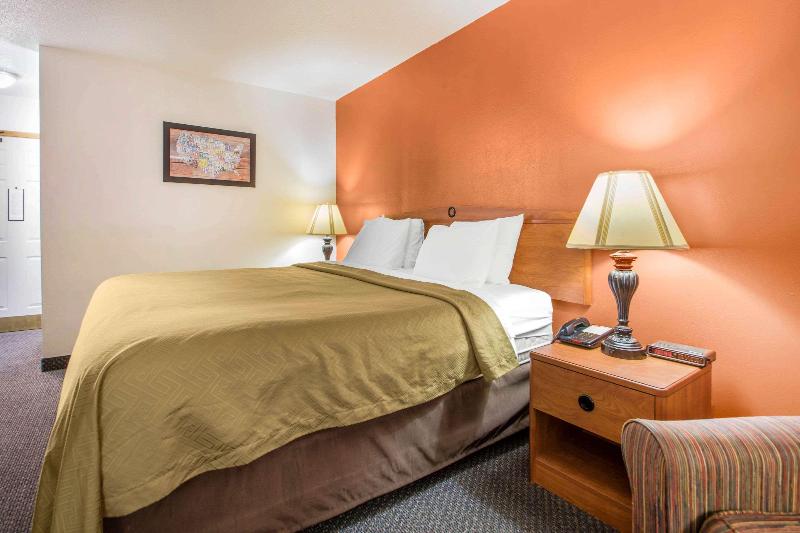Clarion Pointe Tomah image