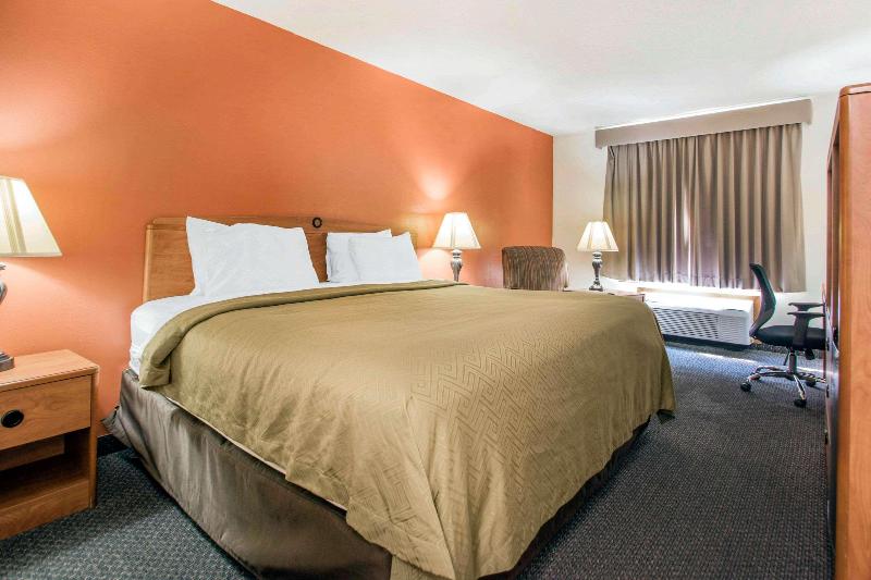 Clarion Pointe Tomah image