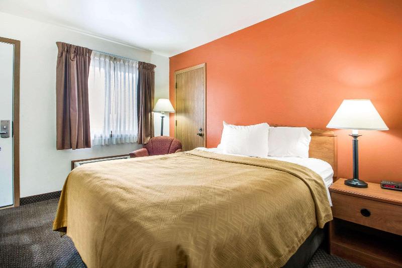 Clarion Pointe Tomah image