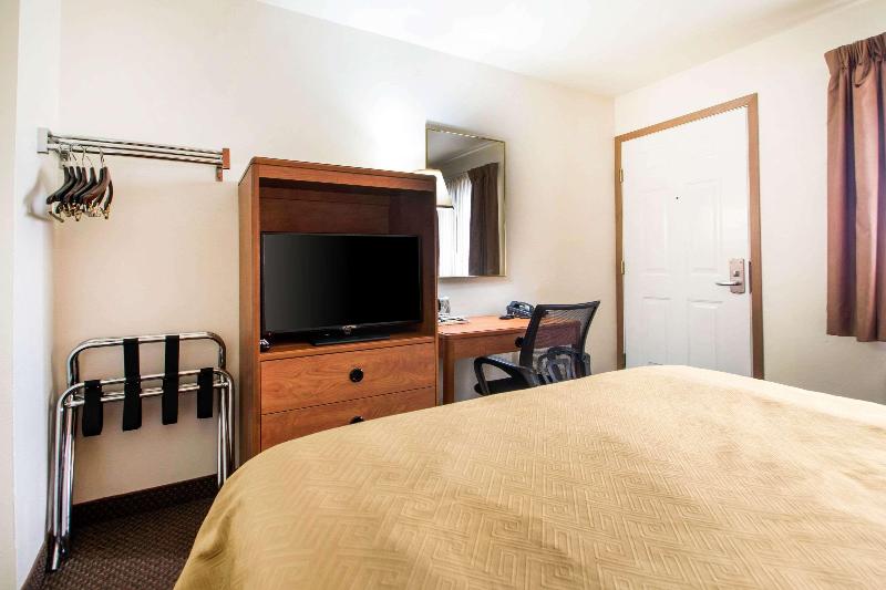 Clarion Pointe Tomah image