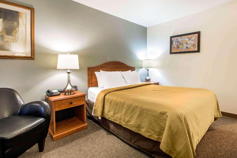 Clarion Pointe Tomah image