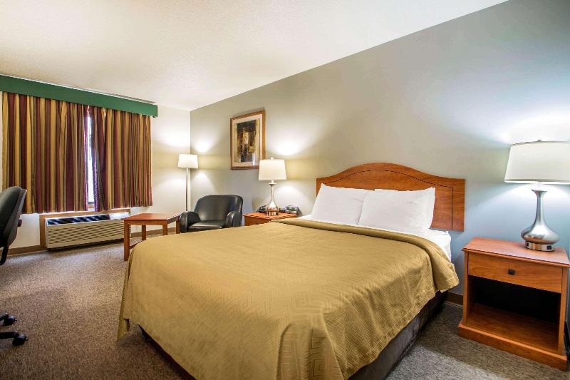Clarion Pointe Tomah image