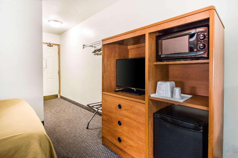 Clarion Pointe Tomah image