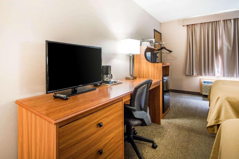 Clarion Pointe Tomah image