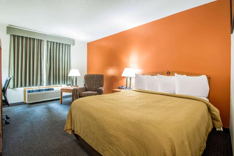 Clarion Pointe Tomah image