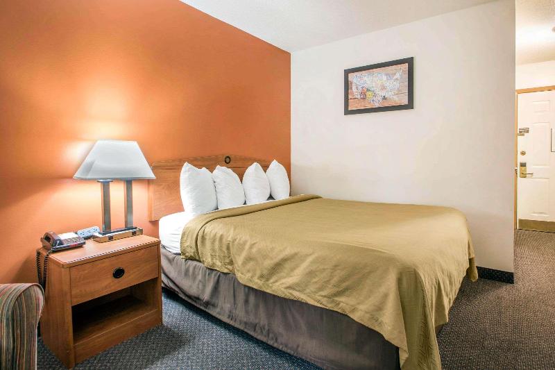 Clarion Pointe Tomah image