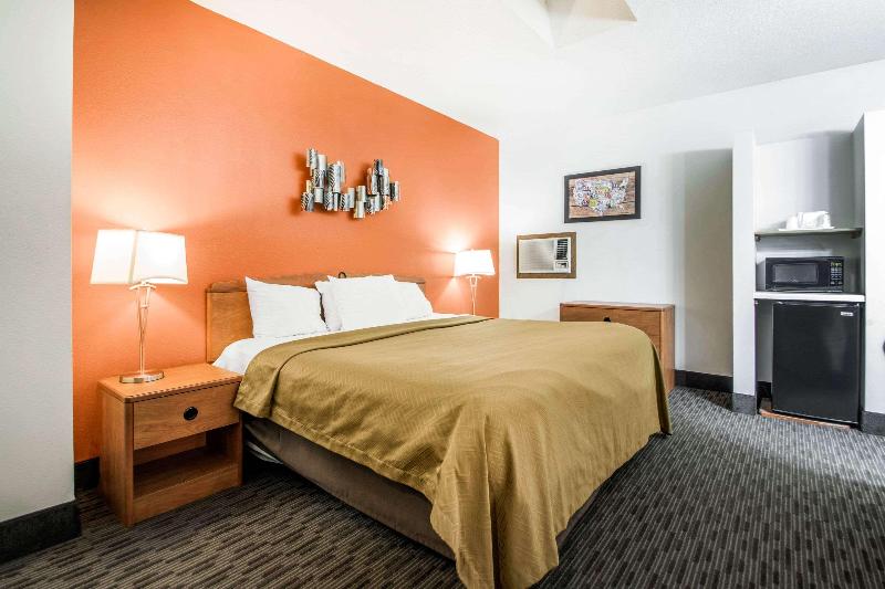 Clarion Pointe Tomah image