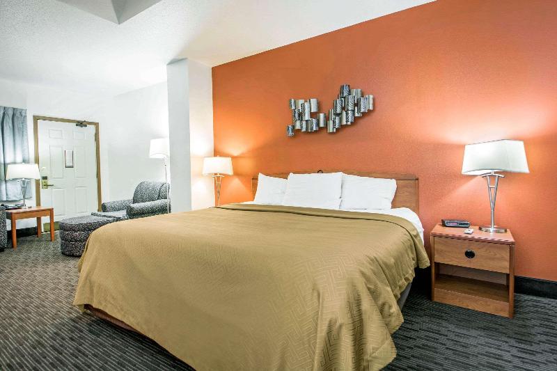 Clarion Pointe Tomah image