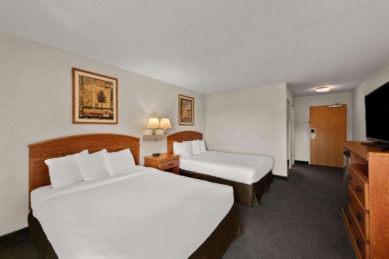 Rodeway Inn & Suites Tomahawk image