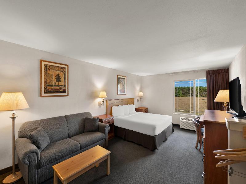 Rodeway Inn & Suites Tomahawk image