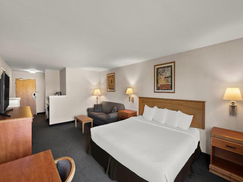Rodeway Inn & Suites Tomahawk image