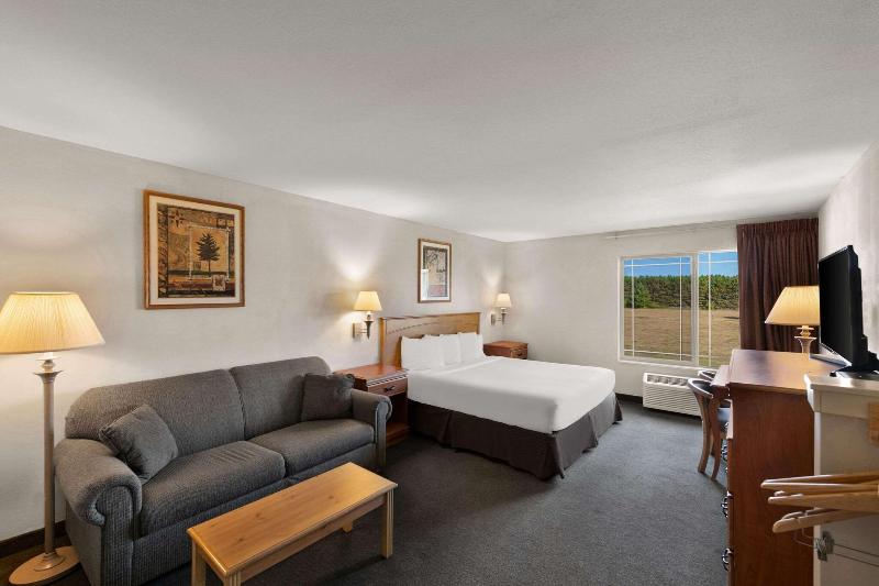 Rodeway Inn & Suites Tomahawk image