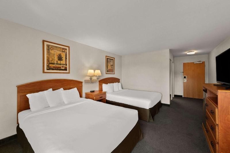 Rodeway Inn & Suites Tomahawk image