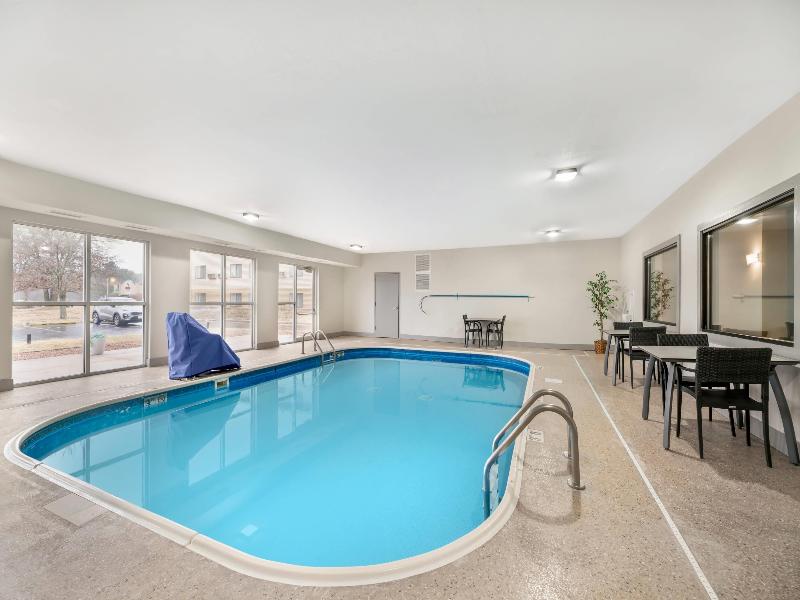 Quality Inn & SUI Wisconsin Dells DWNTN-Waterparks image