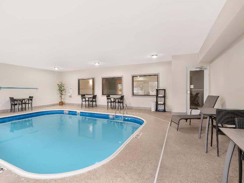 Quality Inn & SUI Wisconsin Dells DWNTN-Waterparks image