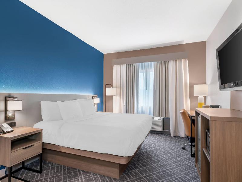 Quality Inn & SUI Wisconsin Dells DWNTN-Waterparks image