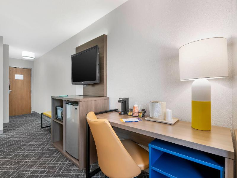 Quality Inn & SUI Wisconsin Dells DWNTN-Waterparks image