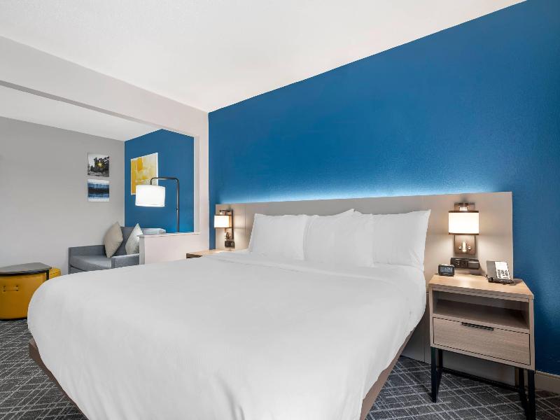 Quality Inn & SUI Wisconsin Dells DWNTN-Waterparks image