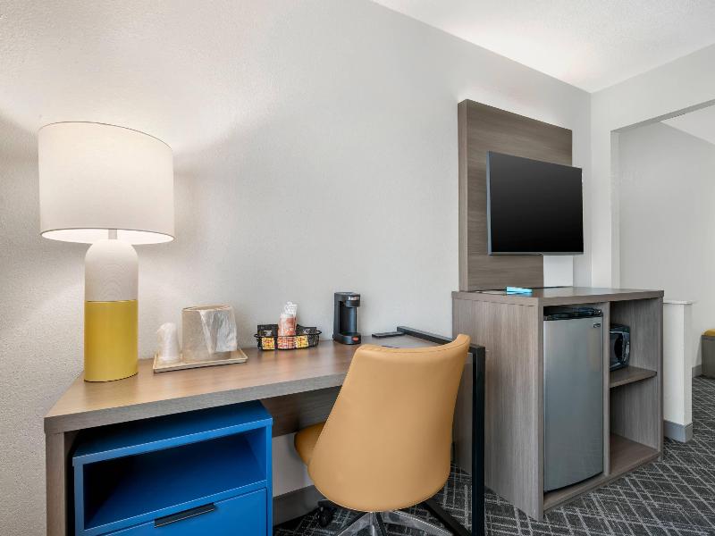 Quality Inn & SUI Wisconsin Dells DWNTN-Waterparks image