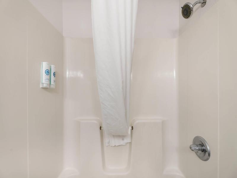 Quality Inn & SUI Wisconsin Dells DWNTN-Waterparks image
